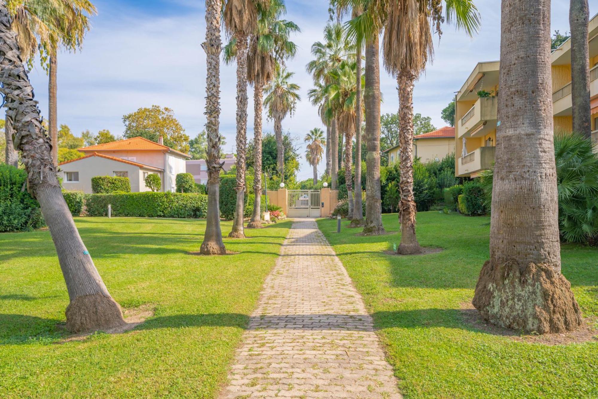 Les 15 Pins & La Mer -Your Green Getaway Near Sea & Beach Antibes Luaran gambar